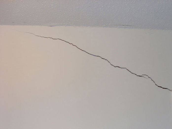 Giải pháp xử lý nứt tường nhà xưởng chuyên nghiệp